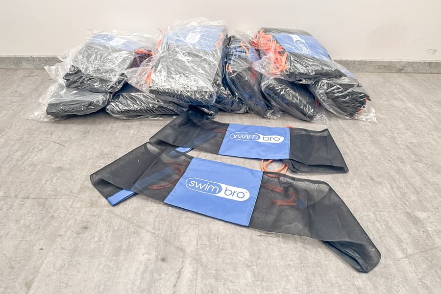 10 Packungen Tragetaschen Swim Bro